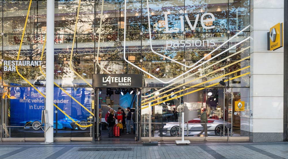 vitrine de l'atelier renault