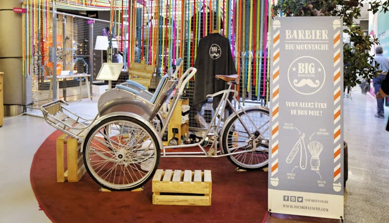 vélo exposé dans un centre commercial Klepierre pour le Let's Play Festival