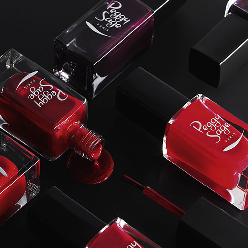 Bouteilles de vernis rouges Peggy Sage